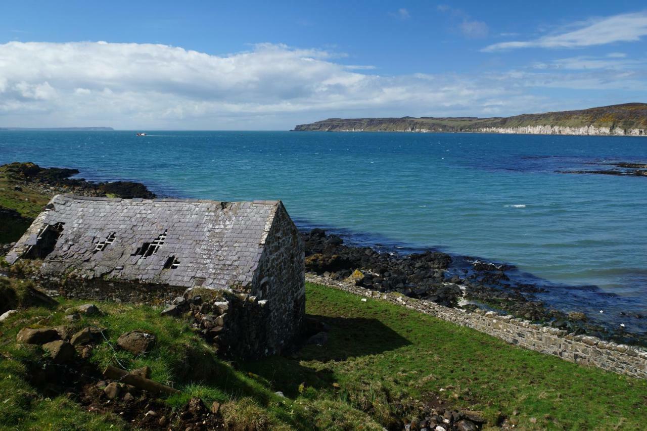 Tornaroan Cottage Ballycastle Exterior foto